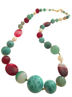 Collana corta con pietre colorate