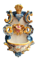 Acquasantiera forgiata a mano in ceramica di Caltagirone