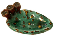 Pala di fico d'india in ceramica smaltata al terzo fuoco