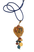 Collana con cuore sacro decorato