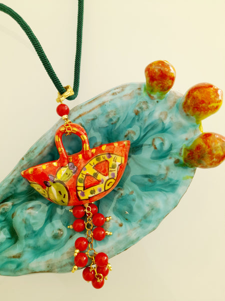 Collana con borsetta siciliana e grappolo pendente