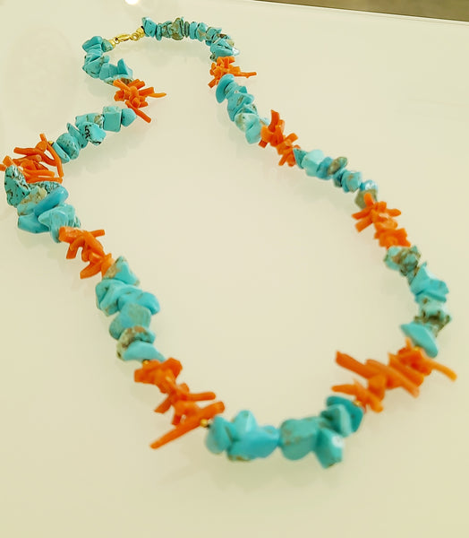 Collana e bracciale in aulite turchese e corallo