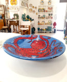 Piatto blu e rosso con polpo, diametro 30 cm