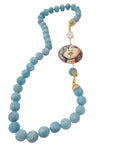 Collana agata azzurra con volto di donna moderno in Ceramica al terzo fuoco