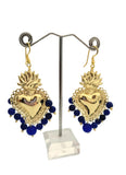 Orecchini con Cuore sacro in metallo dorato e perle blu
