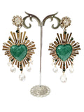 Orecchini con cuore sacro verde e cristalli