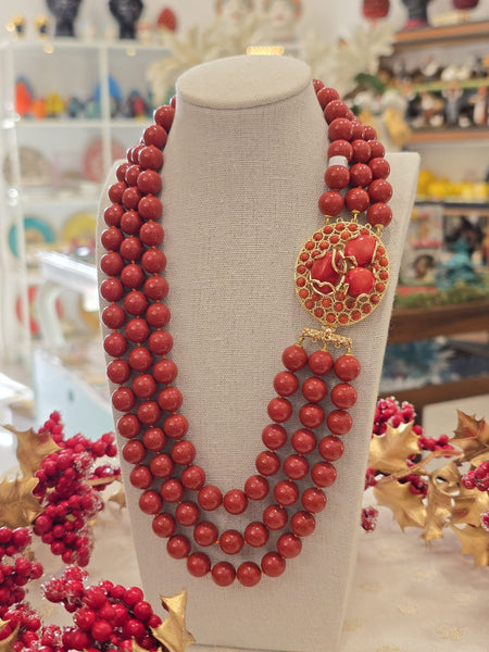 Collana a tre fili in pasta di corallo