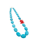 Collana corta con howlite e corallo