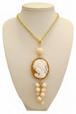 Collana con ciondolo cammeo. 2 versioni