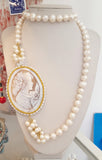 Collana con perle naturali e cammeo naturale