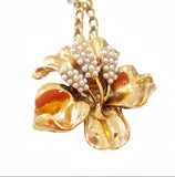 Collana con fiore e perle