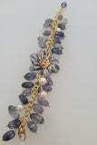 Bracciale con fiore in ceramica e perle in pasta di turchese