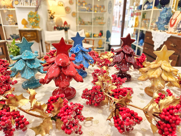 Piccolo albero di Natale artigianale, vari colori h cm 15 x 10