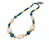 Collana corta a girocollo con perle