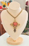 Collana croce e cuore sacro con foglia oro