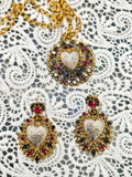 Collana e orecchini in ottone con cuore sacro e cristalli